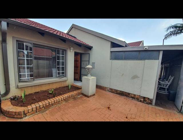 3 BEDROOM HOUSE FOR SALE IN HESTEAPARK